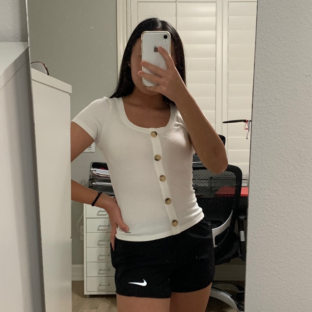 Hollister top